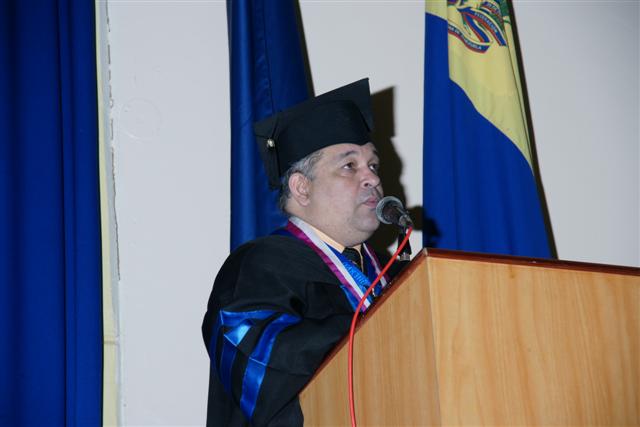 Vice-Rector Regional, Dr. Ovidio León Lara.